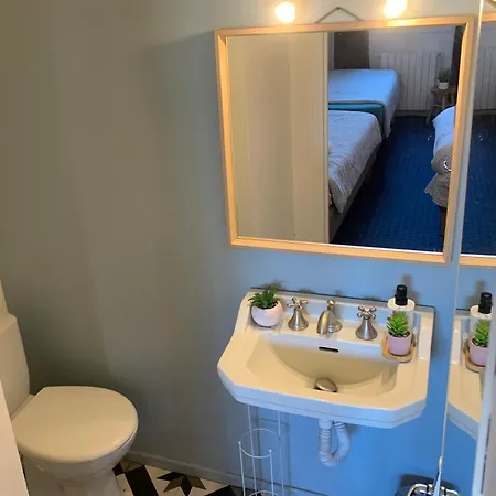 Chambre De 4 - Sanctuaire De Notre-Dame De Lourdes - Salle De Bain Privative Et Cuisine Partagee Apartment *