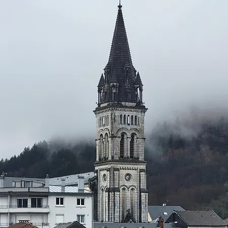 Apartment Chambre De 4 - Sanctuaire De Notre-Dame De Lourdes - Salle De Bain Privative Et Cuisine Partagee *